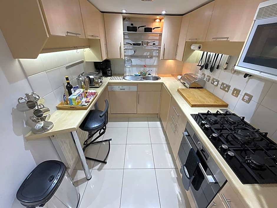 Earle House Serviced Apartments