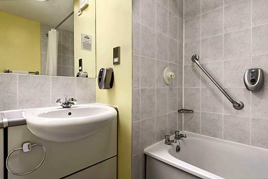 Days Inn Watford Gap