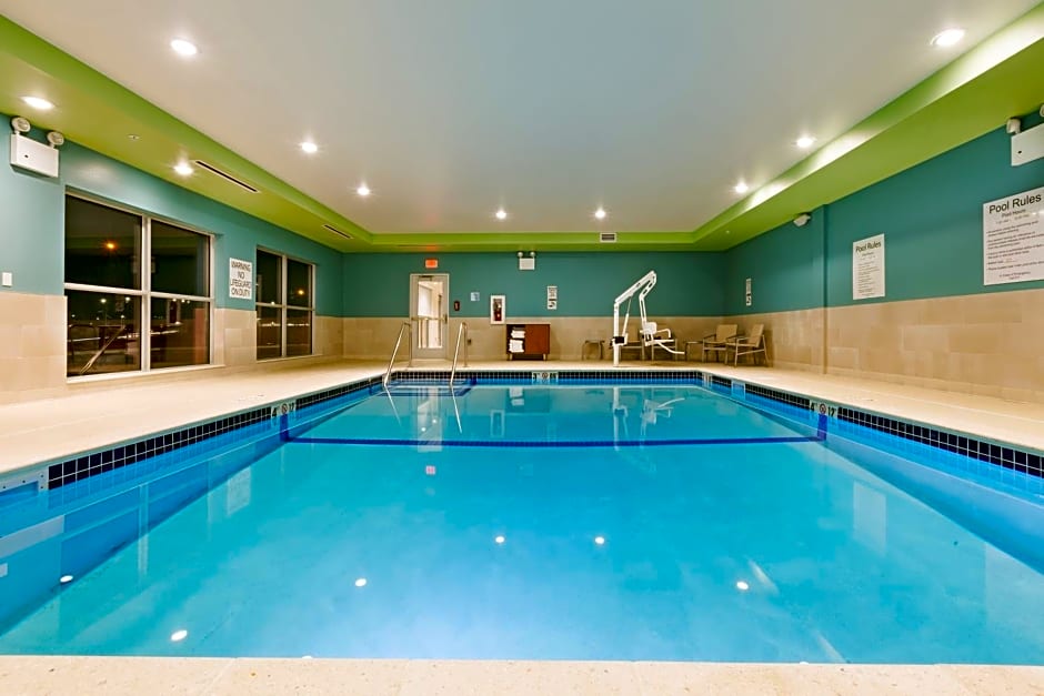 Holiday Inn Express & Suites - Lenexa - Overland Park Area By IHG