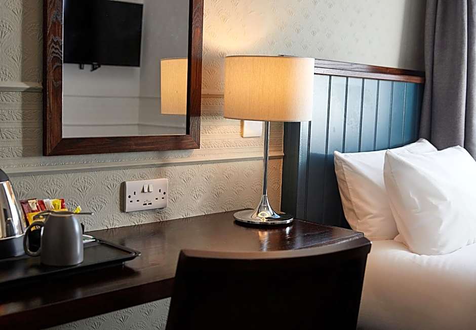 The Spyglass & Kettle by Greene King Inns