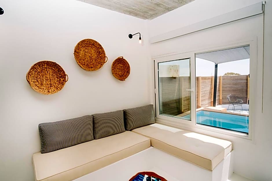 Mesanto Luxury Suites