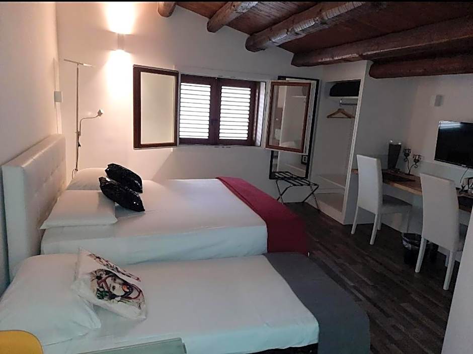 San Francesco Rooms and Apartment with Terrace in Palermo Locazione Turistica