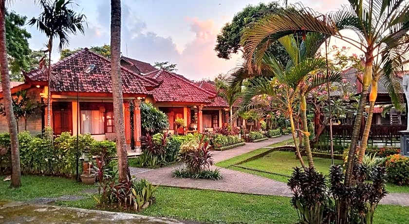 Lovina Beach Hotel