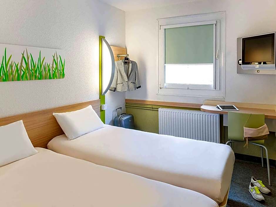 ibis Budget Courbevoie Paris La Defense