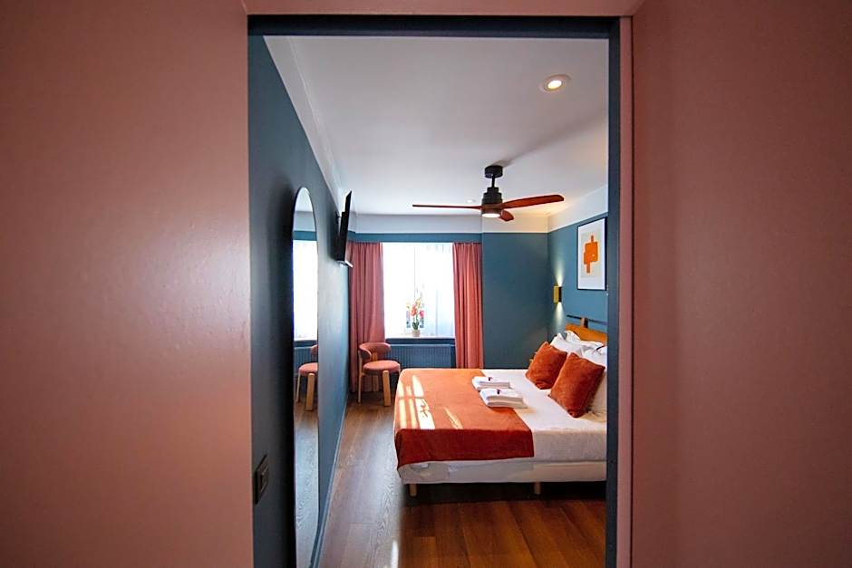 Gillis Eight Guest Rooms by Romy&Travis