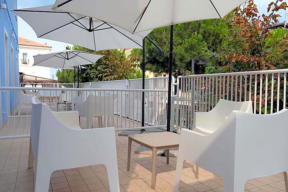 Hotel Canasta