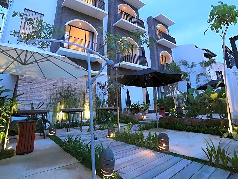 1825 Gallery Hotel