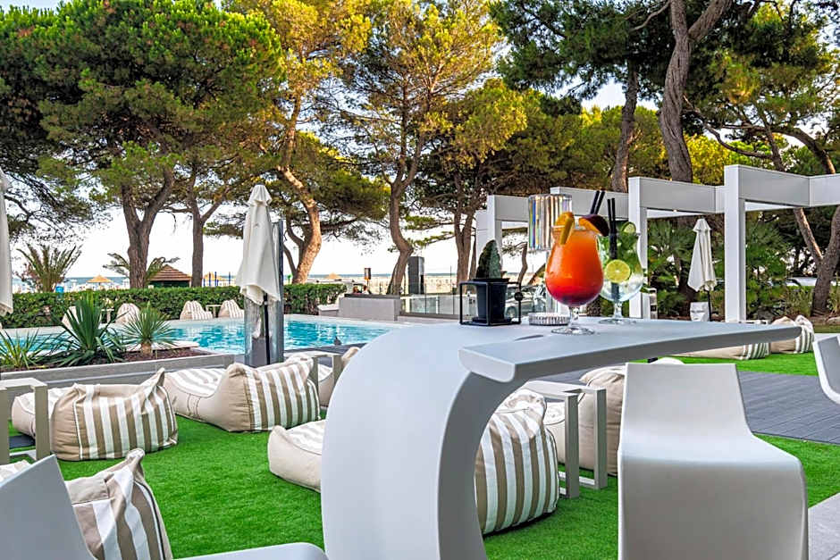 International Beach Hotel