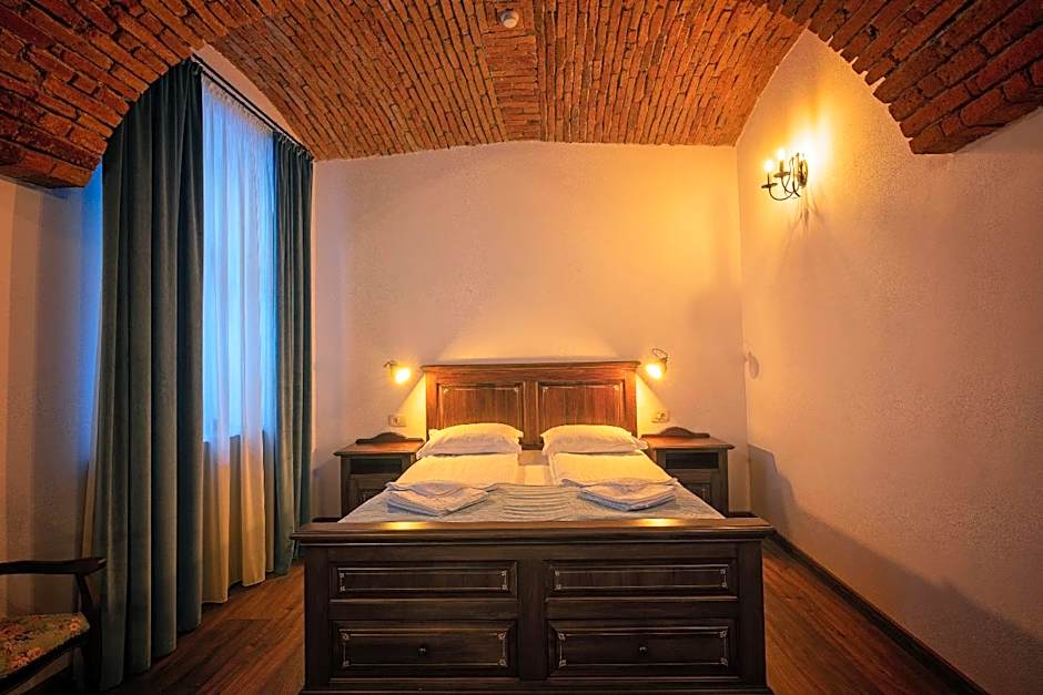 HOTEL BOUTIQUE CASA CHITIC -HOTEL AND RESTAURANT Str Johann Gott nr7