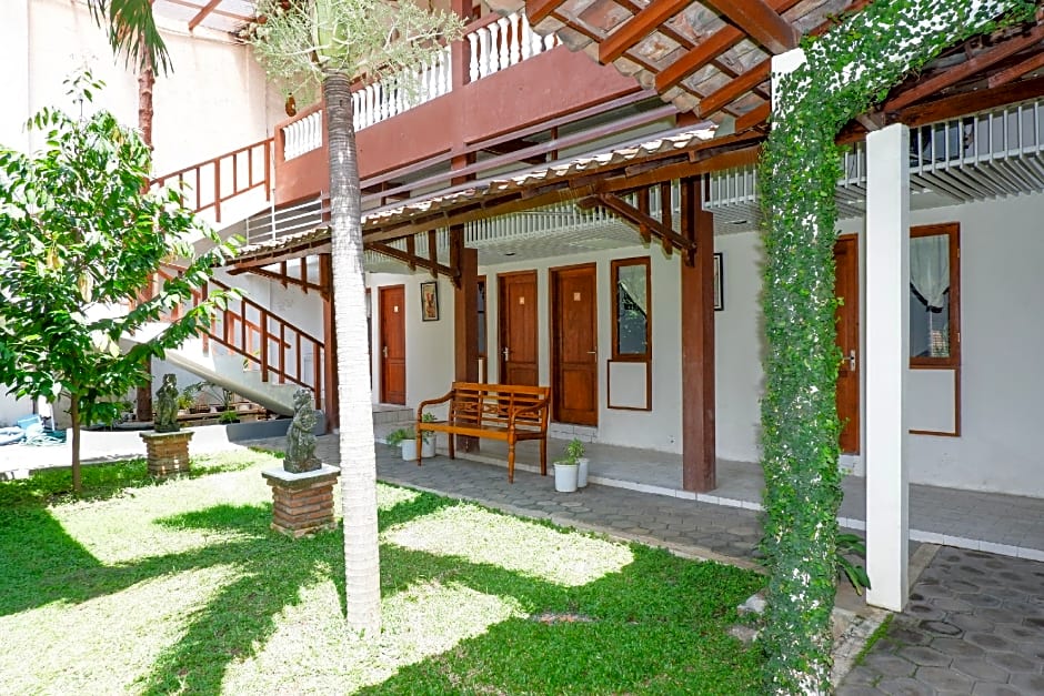 OYO 422 Achterhuis Residence