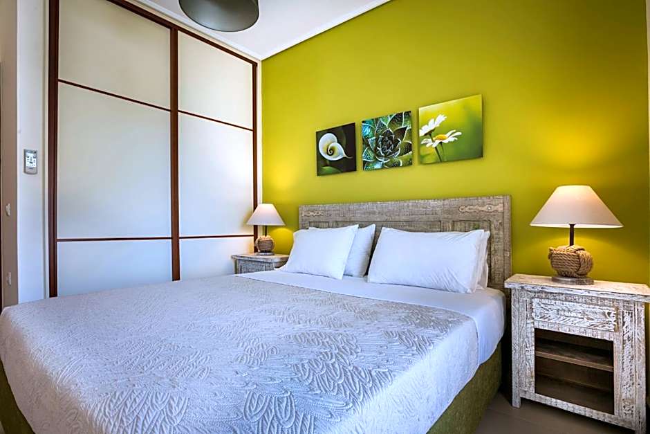 Meliti Waterfront Suites