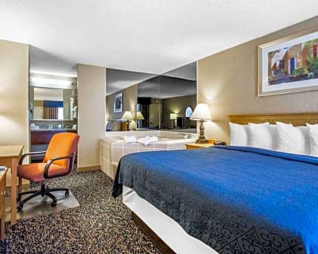 Standard King Room - Non-Smoking