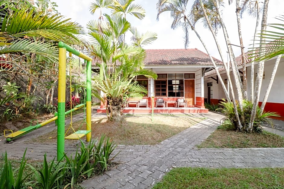 Satriafi Hotel by ZUZU