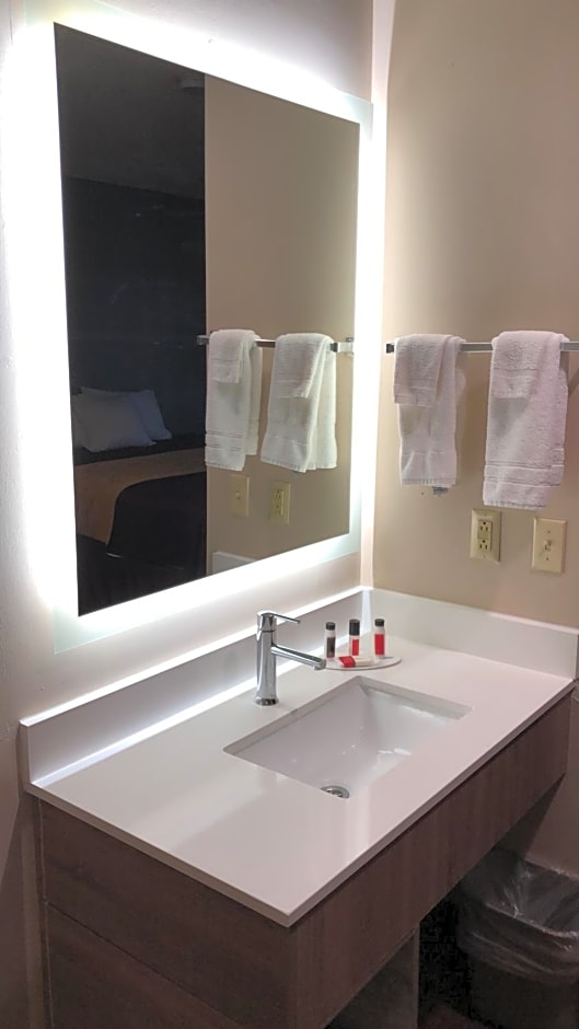 Super 8 by Wyndham Omaha SW