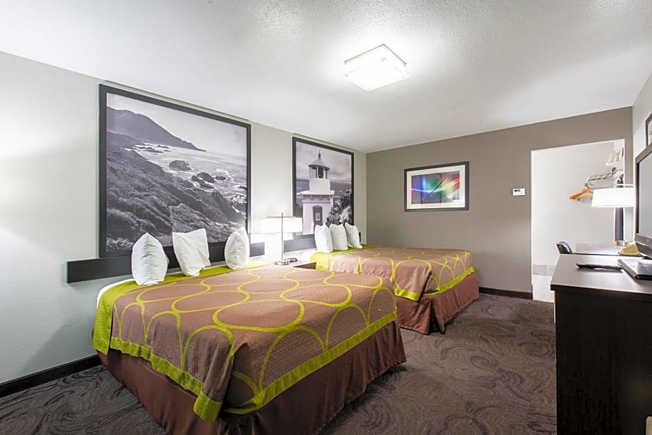 Super 8 by Wyndham Eureka