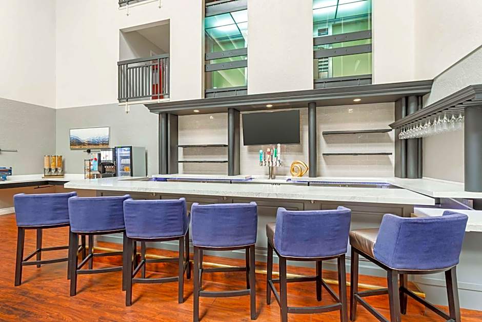 Best Western Plus Villa Del Lago Inn Patterson