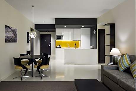 Two-Bedroom Suite with One King and Two Twin Beds - Smoking