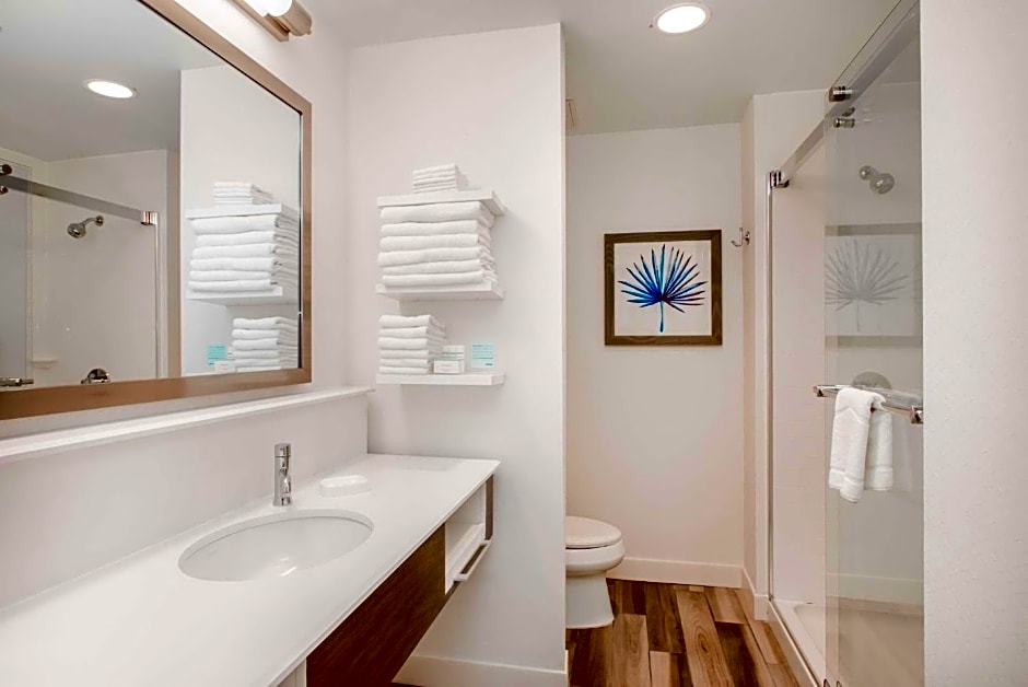 Hampton Inn By Hilton & Suites Panama City Beach-Beachfront
