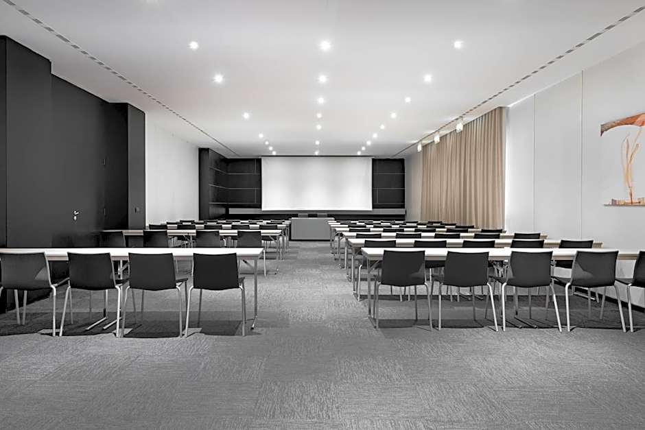 AC Hotel by Marriott Bologna