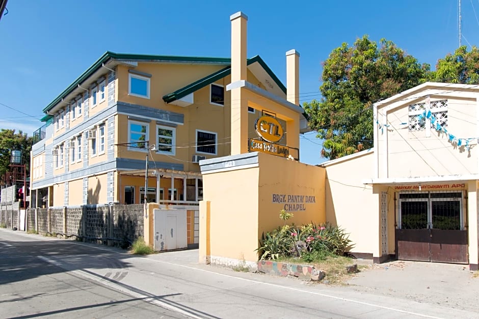 RedDoorz @ Teofila Lodge