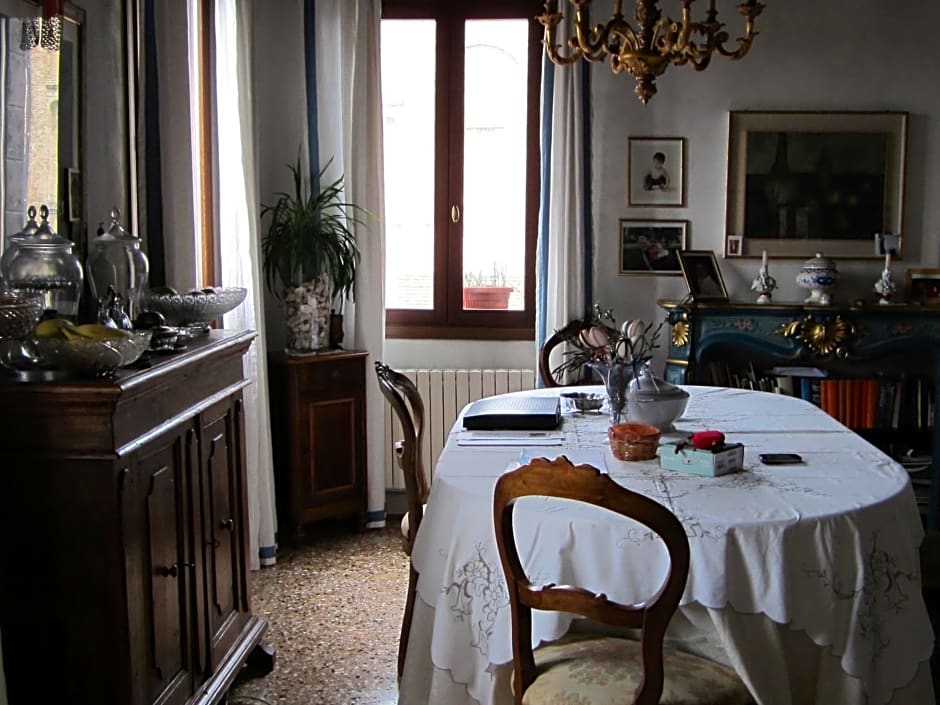 At Home a Palazzo