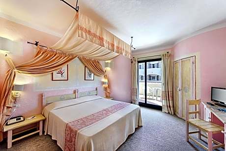 Double or Twin Room with Side Sea View