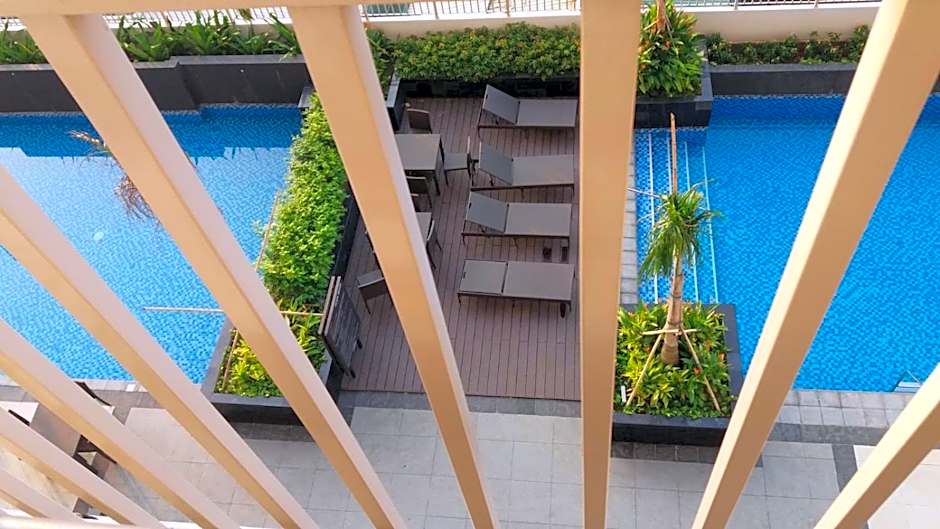 SMDC Coast Residences near PICC World Trade Center MOA