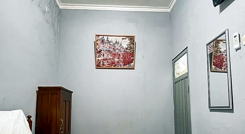 Q-Five Guest House YIA Kulon Progo Mitra RedDoorz