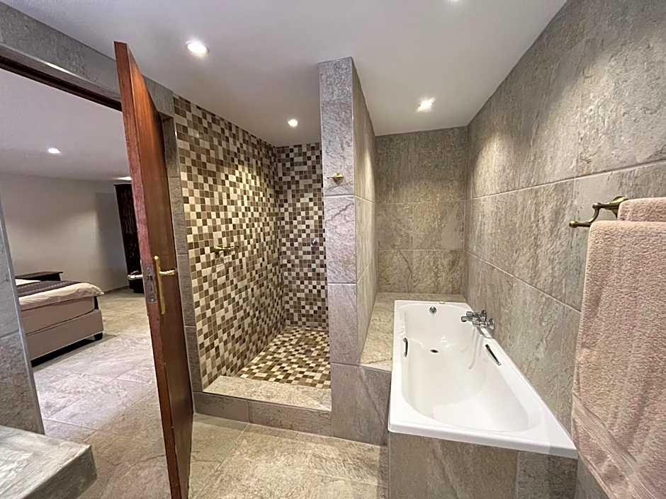 MILIMA Big 5 Safari Lodge