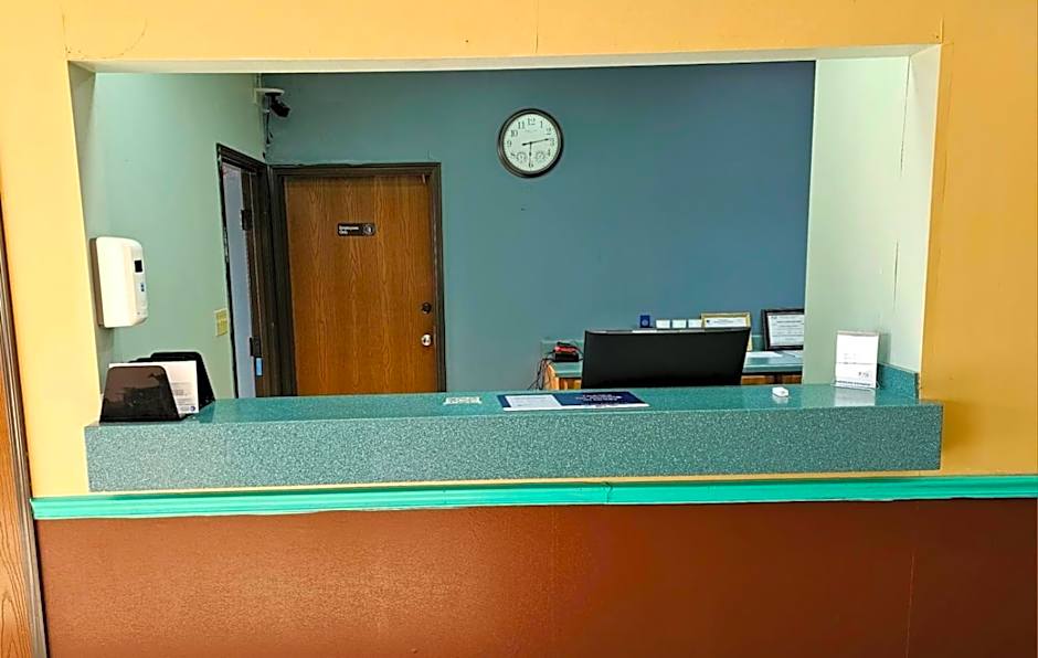 Budget Inn, Hwy 41