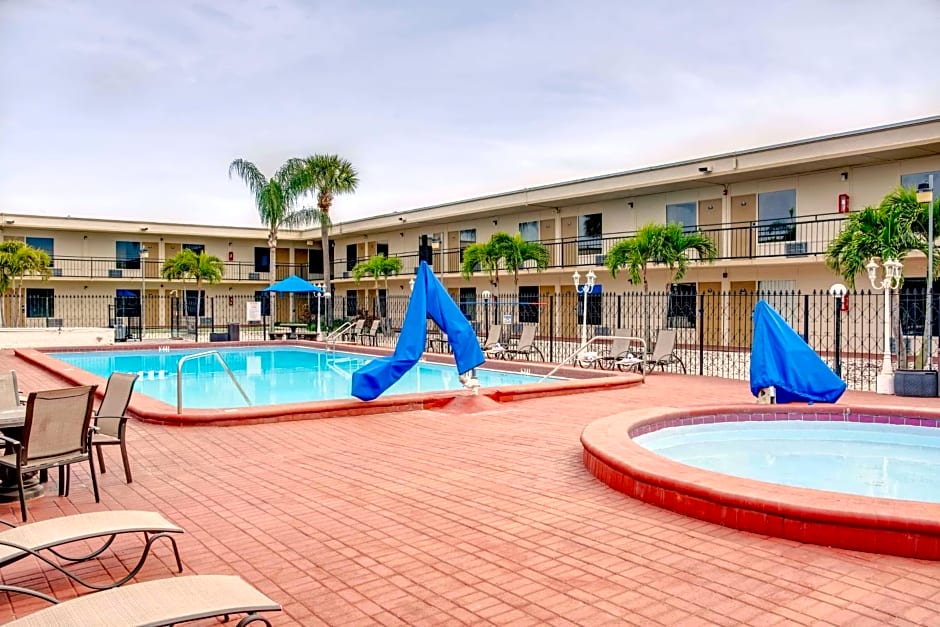 Super 8 by Wyndham St. Petersburg