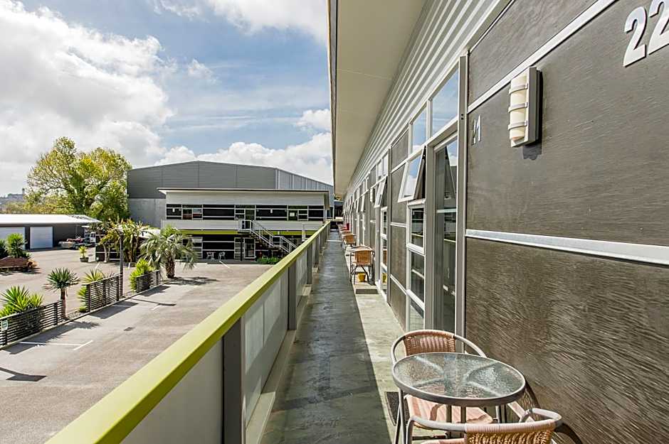 151 On London Motel & Conference Centre