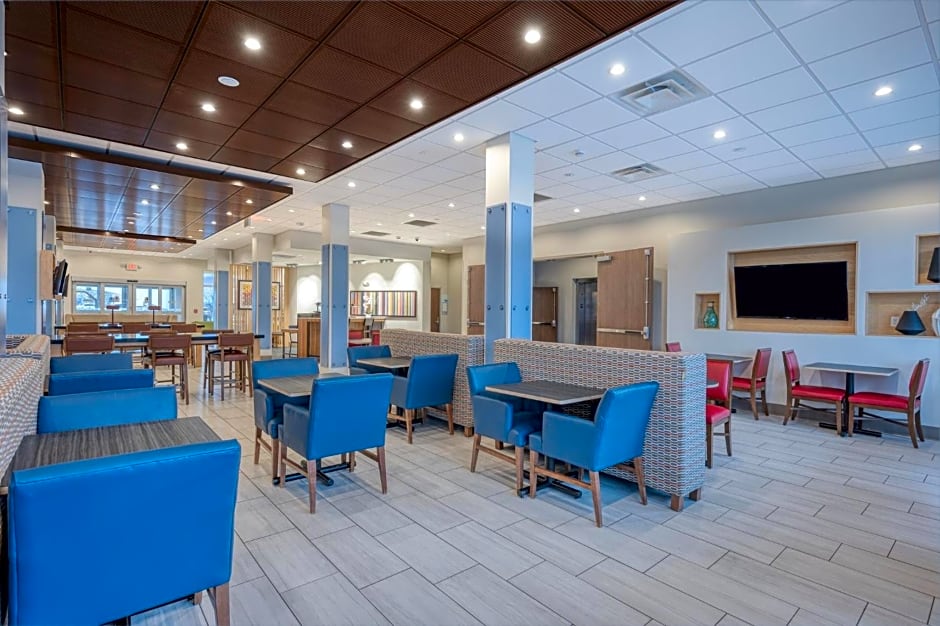 Holiday Inn Express and Suites St Louis-Chesterfield