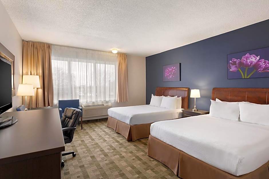 Days Inn & Conference Centre by Wyndham Montreal Airport