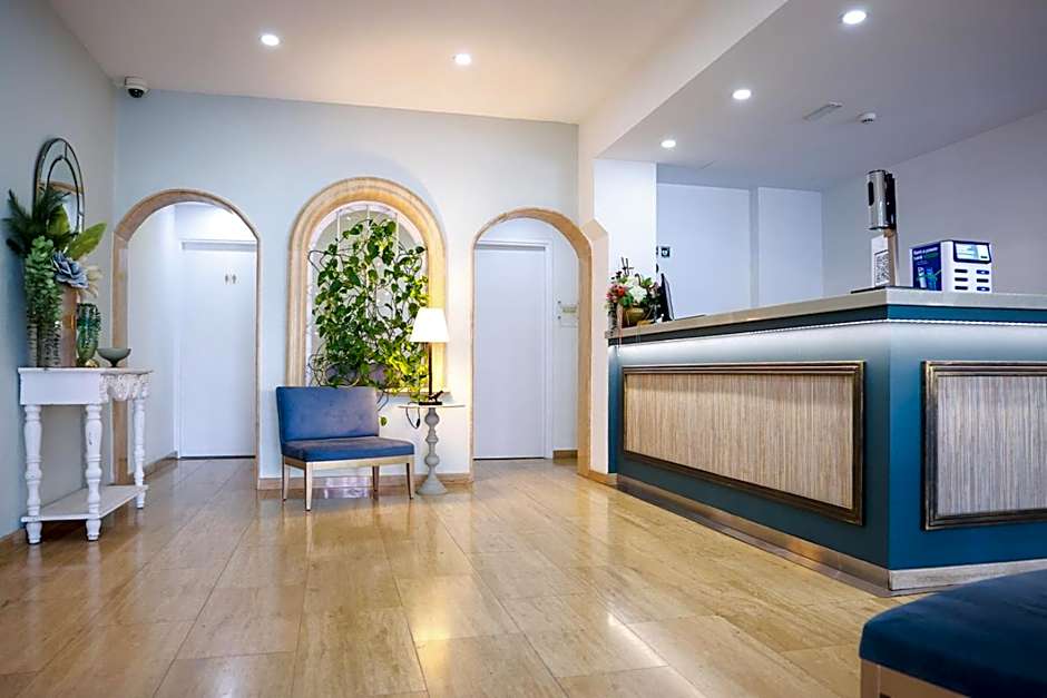 Mikes Kanarium City Hotel