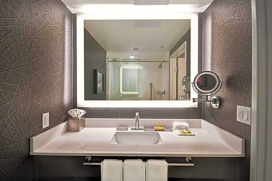 DoubleTree by Hilton Deadwood at Cadillac Jacks