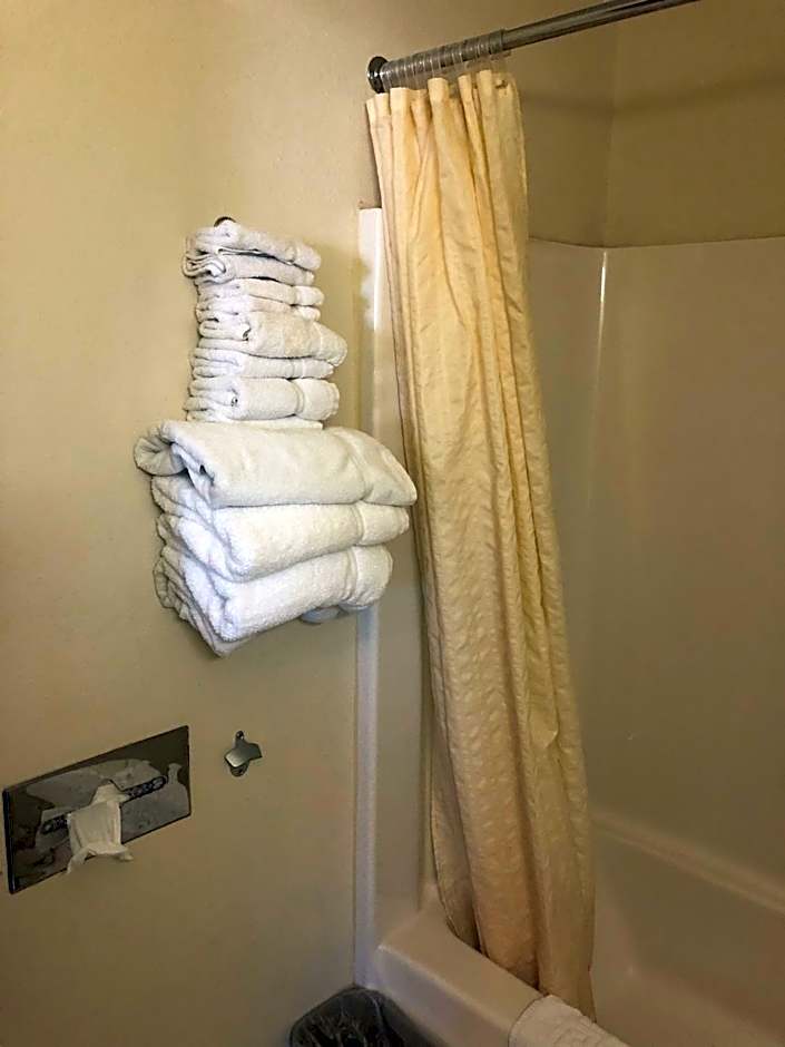 Exxon Quik Stop & Motel