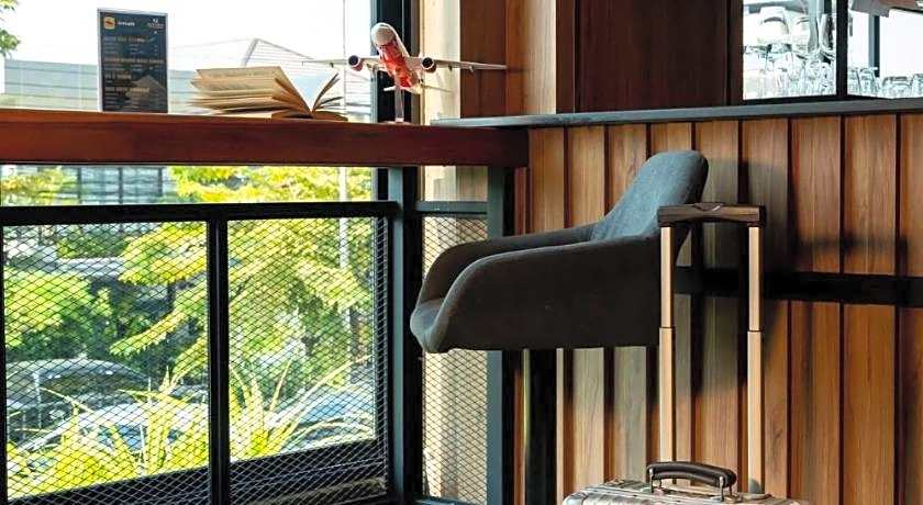 12 The Residence Hotel & Apartment