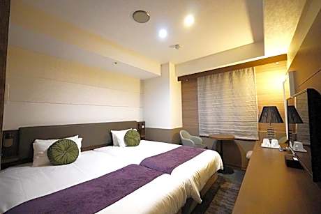 Twin Room with Lake View - Non-Smoking - Annex