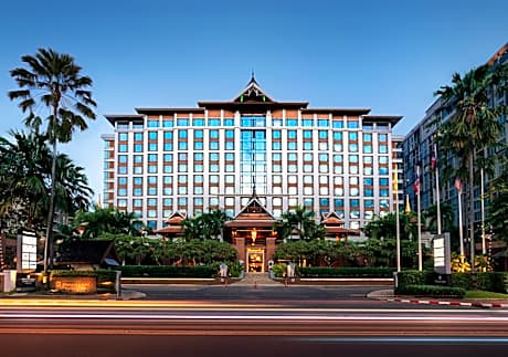 Shangri-La Hotel