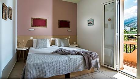 Standard One-Bedroom Apartment with Garden View