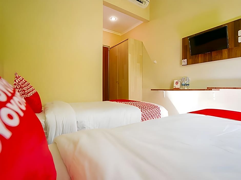 Hotel O Surabaya near Surabaya Town Square formerly Kupang Gunung Residence