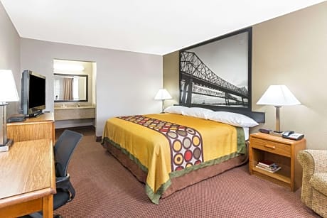 1 King Bed Studio Suite Smoking