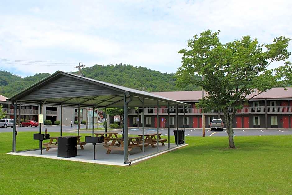 Great Smokies Inn - Cherokee