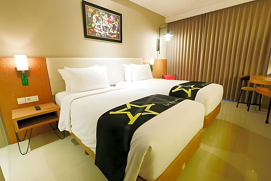 Yellow Star Gejayan Hotel