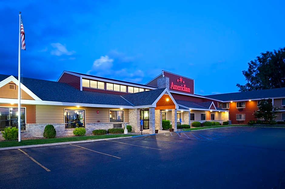 AmericInn by Wyndham Fergus Falls - Conference Center