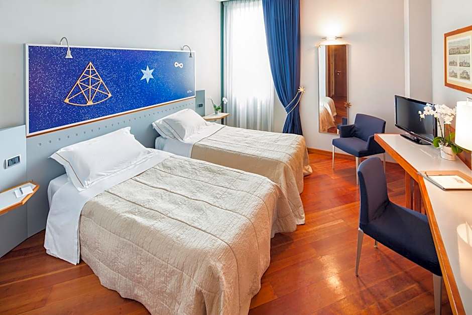 Photo 1 of 4 of Double Room