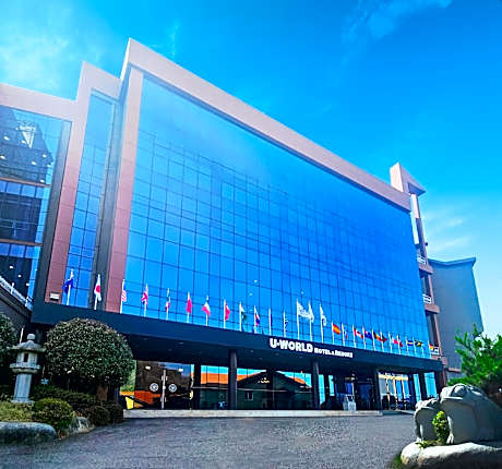 U Castle Hotel