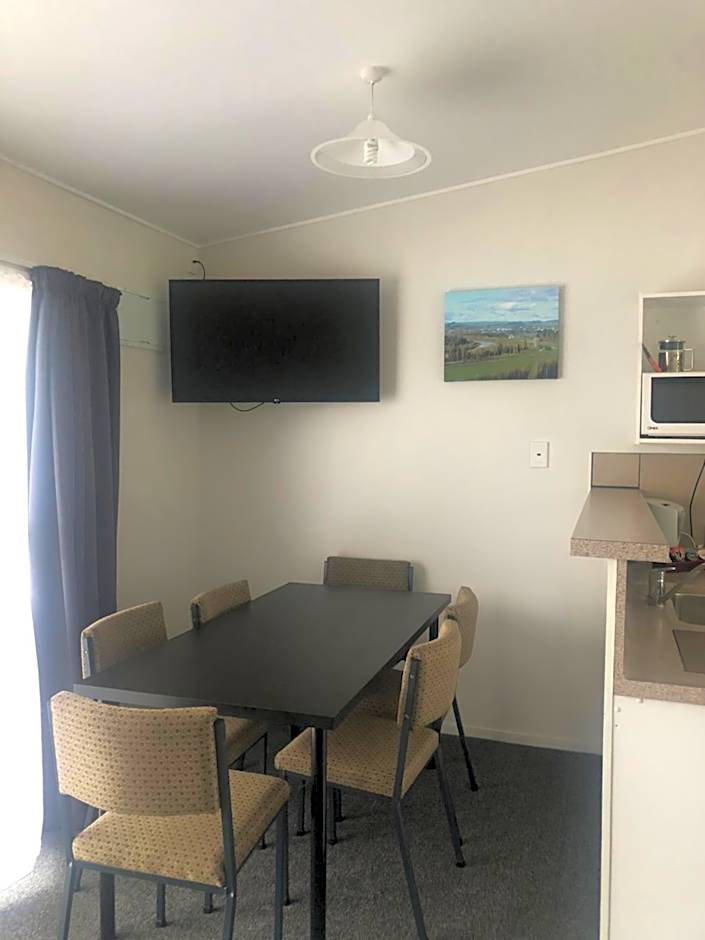 Thornton Lodge Motel