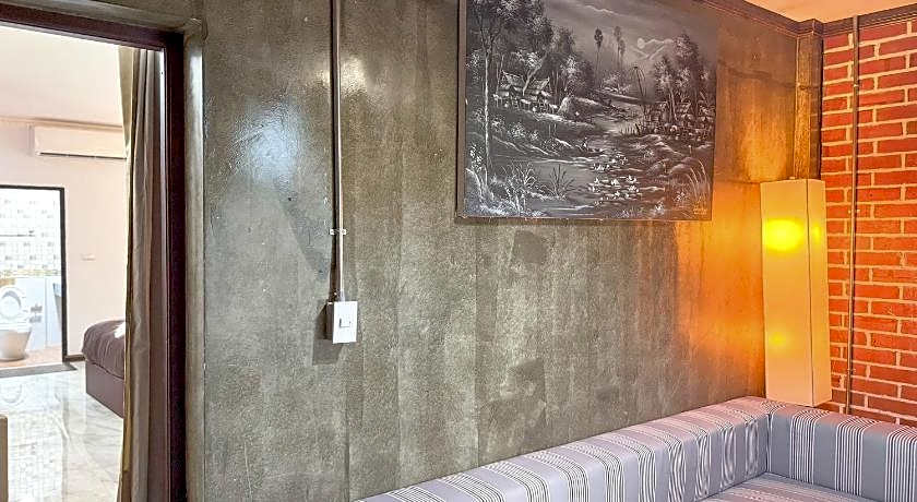 Chiangmai Lanna & Modern Loft Hotel